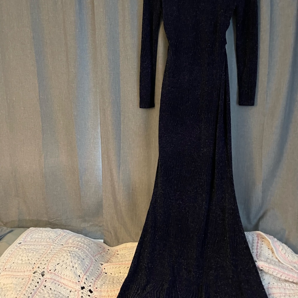 Beautiful dark blue long flowing dress - Picture 3 of 16